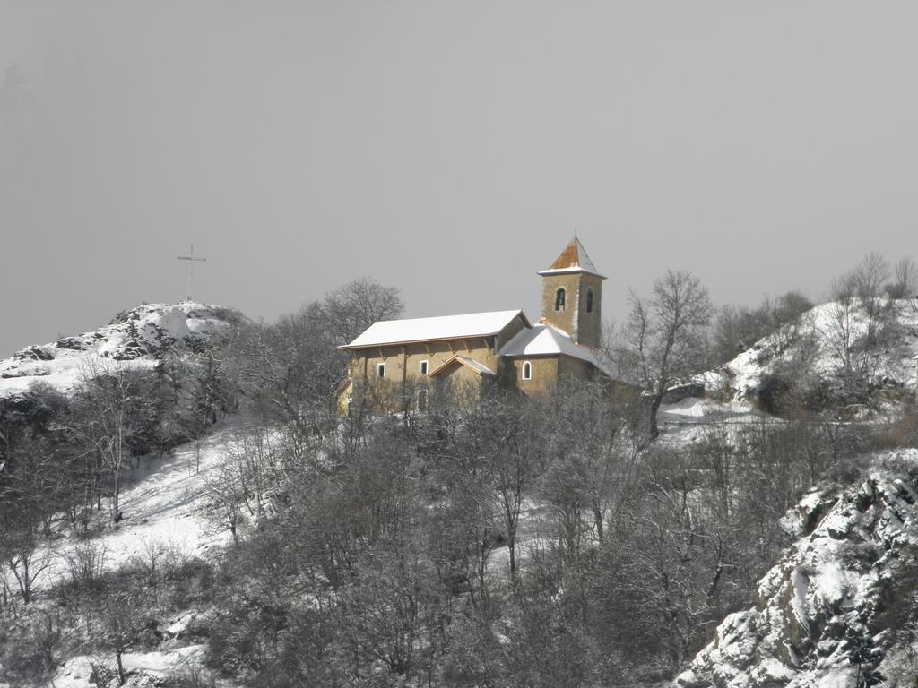 Gite Auberge Les Terres Blanches De Meolans Buitenkant foto