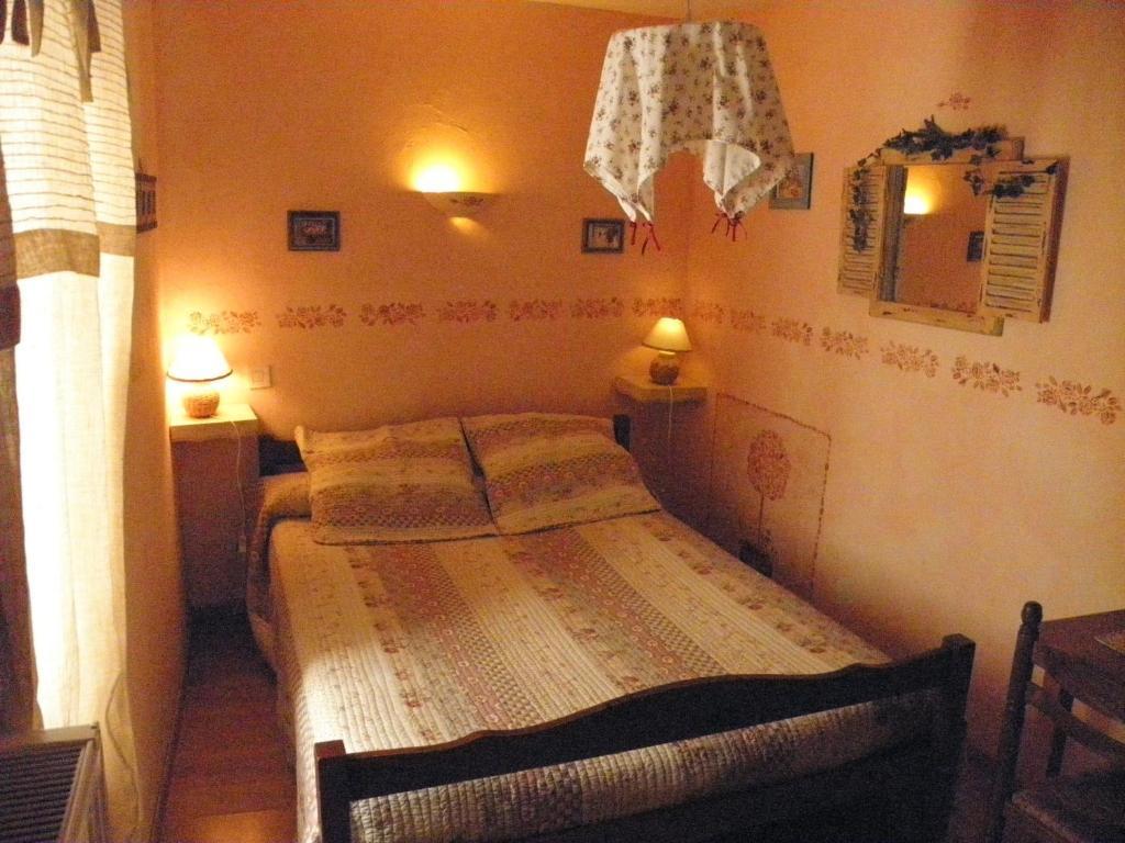 Gite Auberge Les Terres Blanches De Meolans Kamer foto