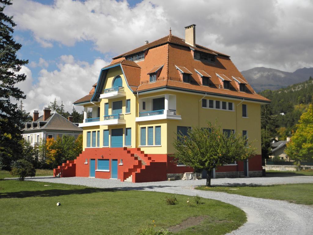 Gite Auberge Les Terres Blanches De Meolans Hostel Buitenkant foto