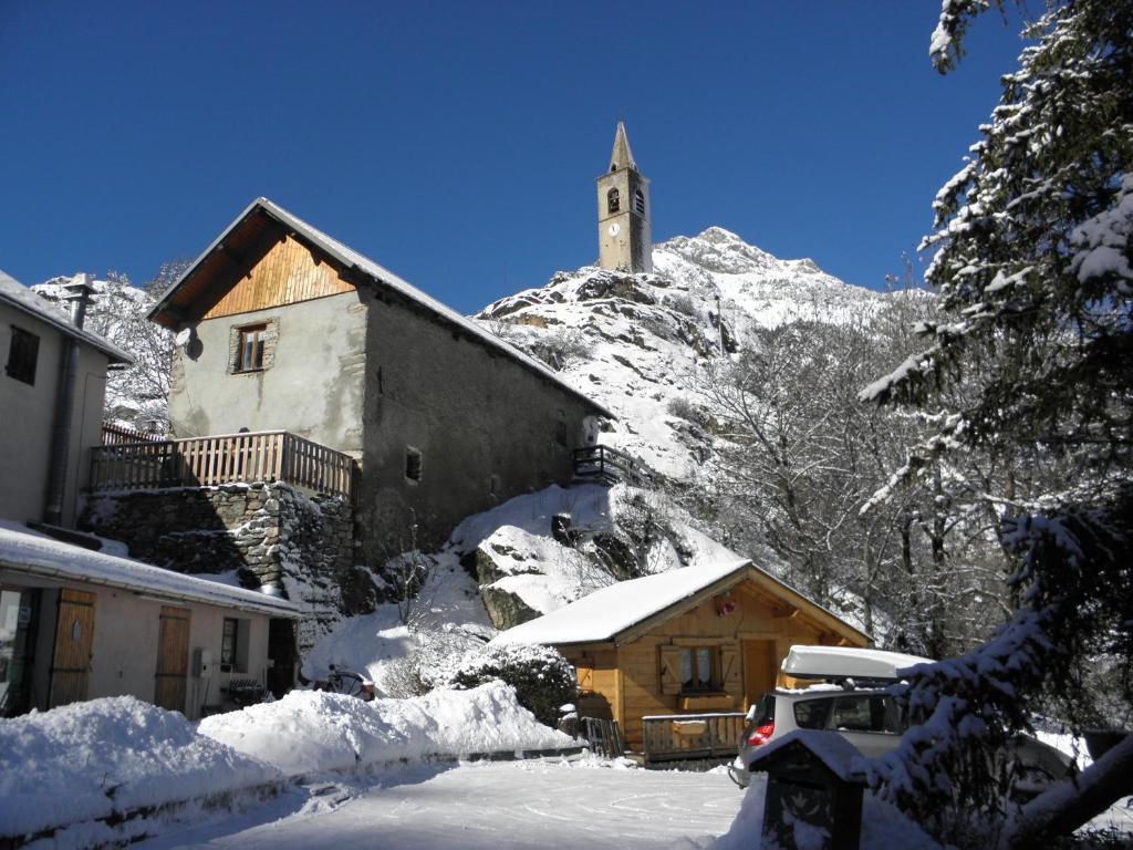 Gite Auberge Les Terres Blanches De Meolans Buitenkant foto
