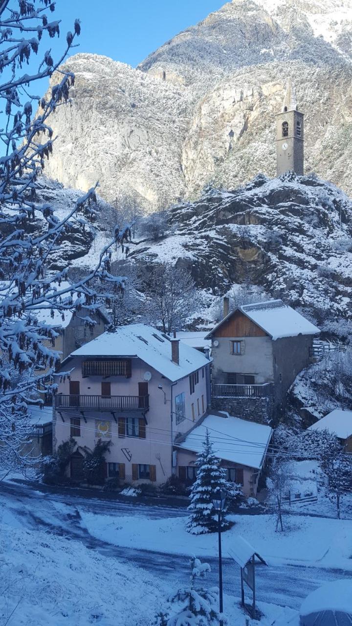 Gite Auberge Les Terres Blanches De Meolans Hostel Buitenkant foto