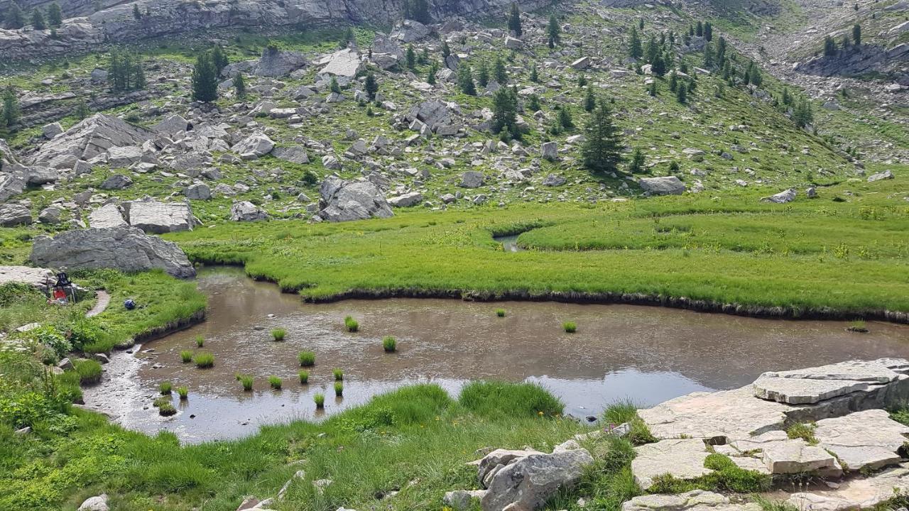 Gite Auberge Les Terres Blanches De Meolans Buitenkant foto