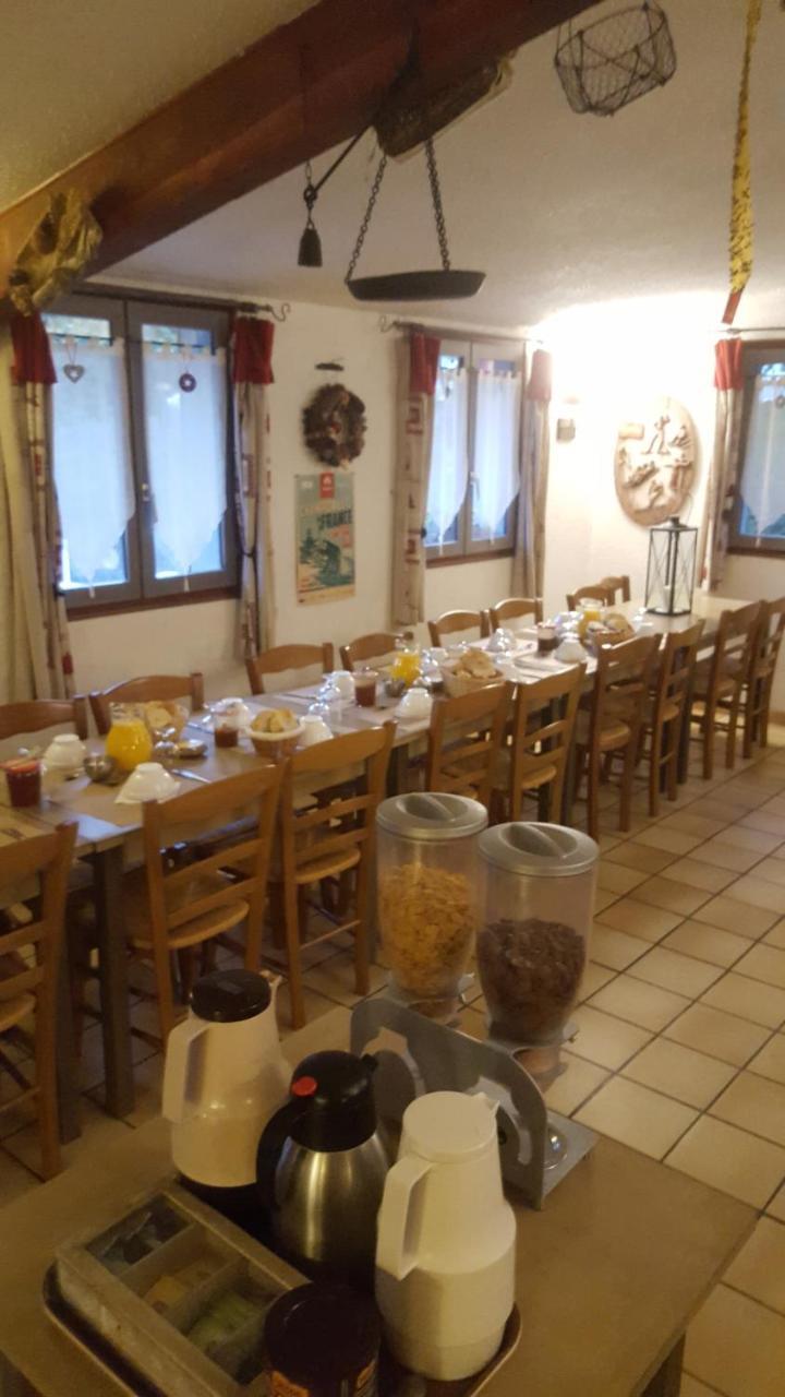 Gite Auberge Les Terres Blanches De Meolans Buitenkant foto